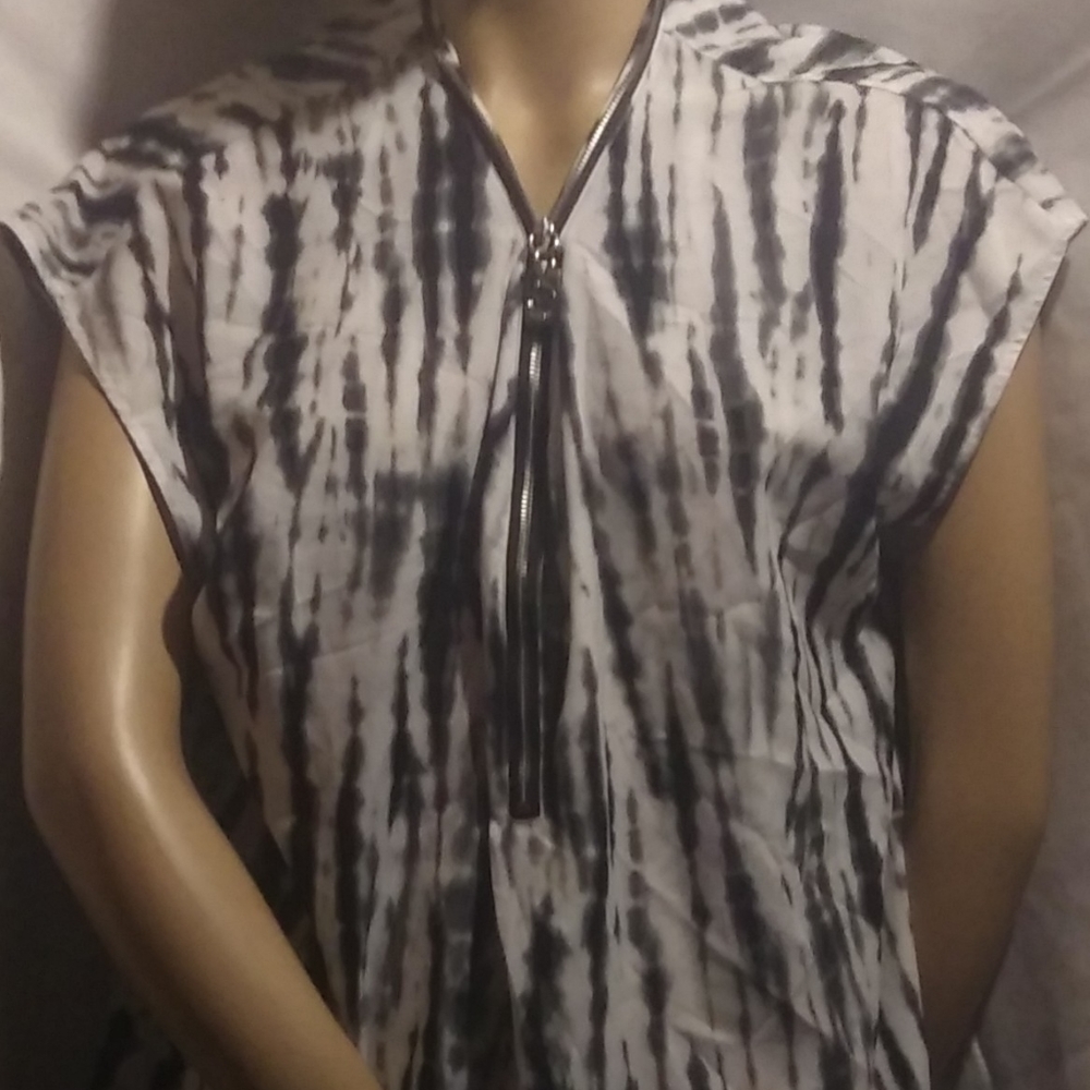 Zip up blouse